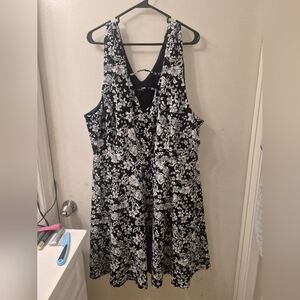 Torrid Black and White Floral Backless Dress